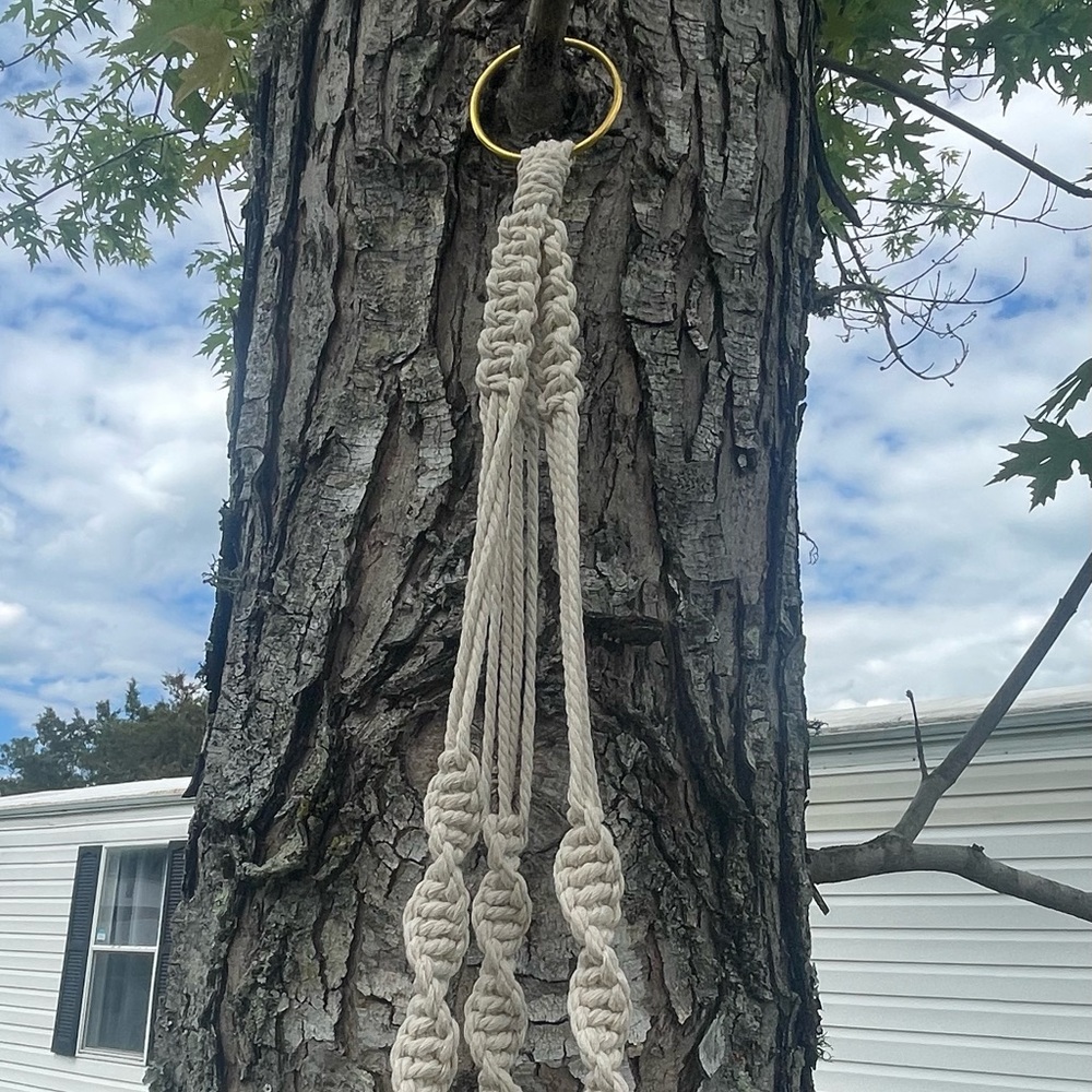 Macrame plant hanger! Made by me! My small business @knottythick